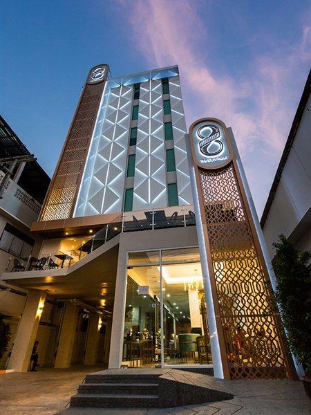 Hotel The 8 4*