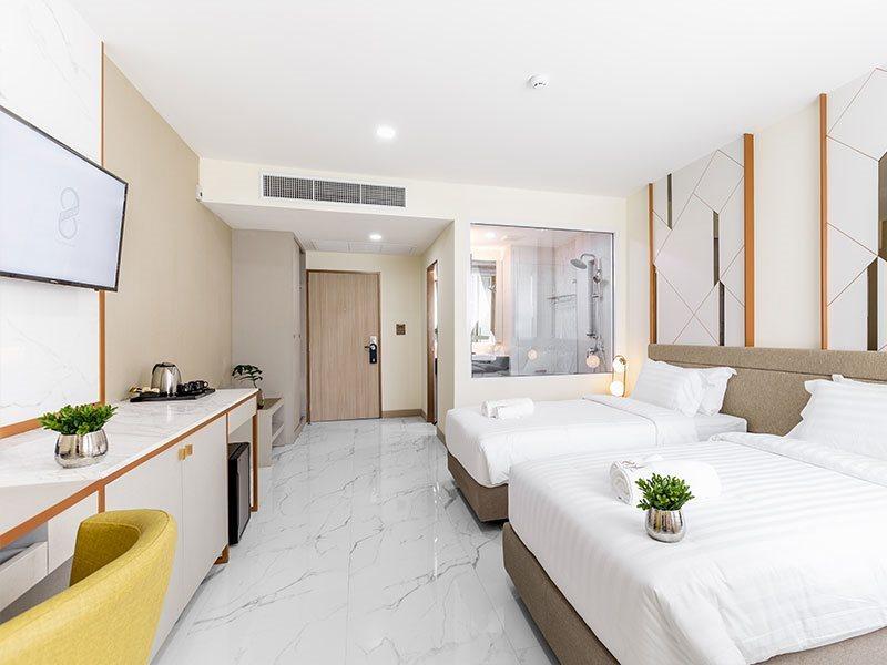 Hotel The 8 4*