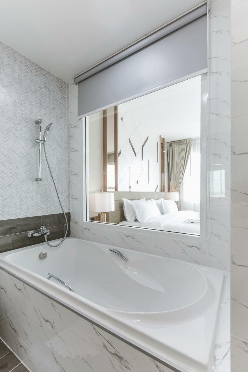 Hotel The 8